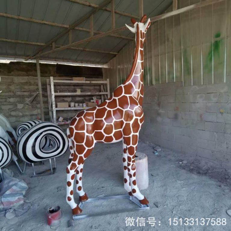 玻璃鋼仿真長頸鹿雕塑1