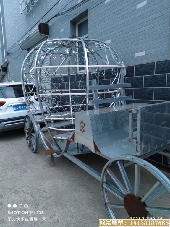 南瓜車雕塑2